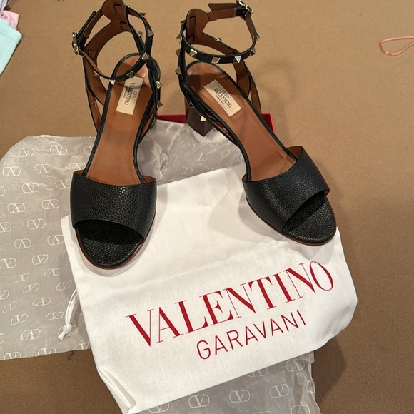 Valentino "Authentic" Black Textured Leather Sandals - Size IT 41 - US 11 - Picture 4 of 13